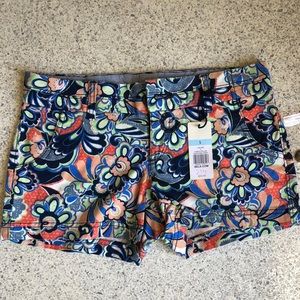 Super cute floral shorts